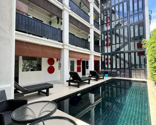 99 the Gallery Hotel Hôtels à proximité de : Porte Suan Dok