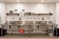 Capsule Perth City Backpackers Hostel - Note - Valid Passport Required to Check IN - 2성급