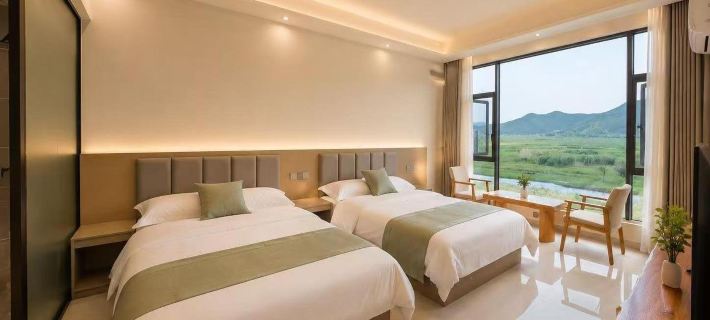 Caohai Jingyuan Homestay (Lugu Lake Walking Marriage Bridge) Hotels in Yanyuan