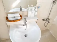 Stay  Refresh Hotels near منتزه مانسيوك
