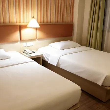 Yijia Hotel (Jining Railway Station, Ulanqab)