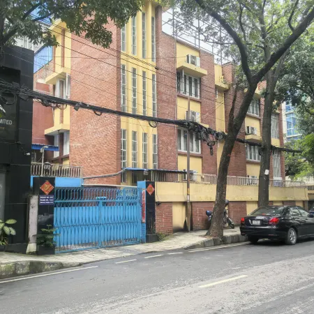 Banani House E-13/C-20