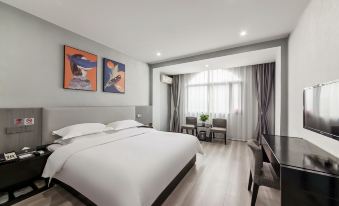 Home Inn Baiyun Hotel (Longyan Institute of Technology Wanda Plaza Branch)
