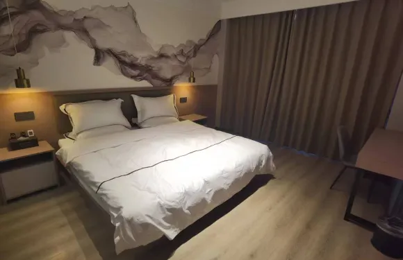 台前縣家和商務酒店