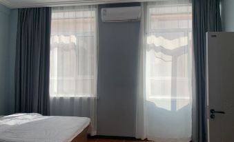 Fuyuan East Cinema Hotel
