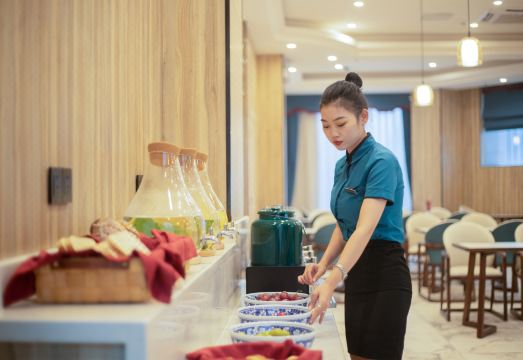 3. 화이 호텔 (선..