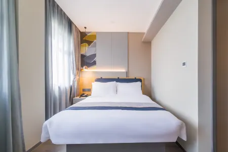 Homeinn Selected Hotel (Shanghai Fudan University Dabaisu Subway Station) Отели рядом с достопримечательностью «Fudan University Handan Road Stadium»