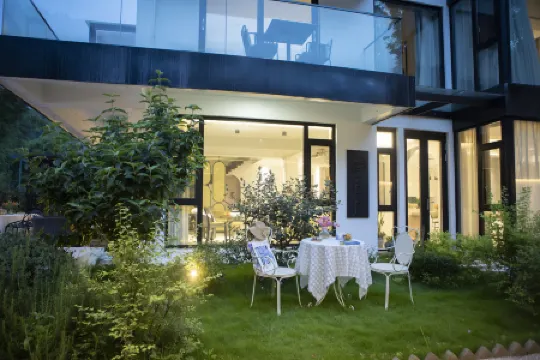 Tonglu OMG Darling House Отели рядом с достопримечательностью «Jiuxian Fenshuizhen Jiulong Temple»