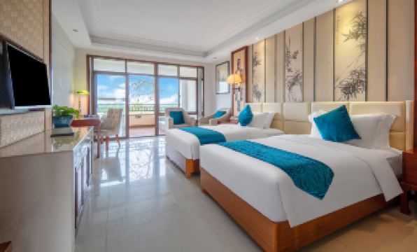 Xinglong Ramada Hot Spring Resort Wanning