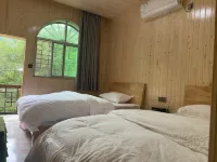 Four Seasons Inn - شرفة