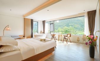 Huaye Travel Designer Hotel (Yangshuo Yulong River Resort Eternal Love Branch)