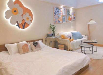 Qianqian Homestay (Changzhou Xinbei Wanda Plaza)