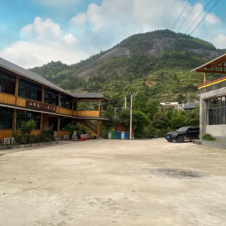 Xiaoqiao Liushui Homestay