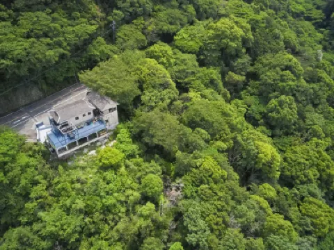 別墅 熱海 SUI 鄰近JR網代站的酒店