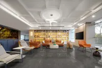 โรงแรมฮอลิเดย์ ฉีหยุนจวี่ สาขา (สนามบินนานาชาติจงชวน หลานโจว)