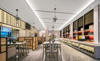 Moshang Light Luxury Hotel (Yichang Yigui Branch)