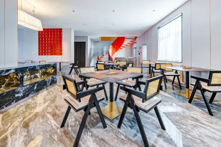 Cloud Hotel (Hulunbuir Hailar) Отели рядом с достопримечательностью «Subingwen Square»