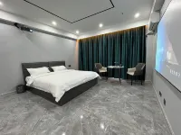 Grizzly Bear E-sports Intelligent Audio and Video Apartment (Pedestrian Street)
