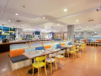 1O1 URBAN Jakarta Kelapa Gading Hotels near La Piazza