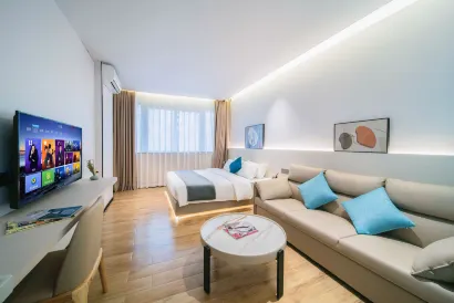 Shenzhen Xinchao Apartment (Dongmen Pedestrian Street Hubei Subway Station)