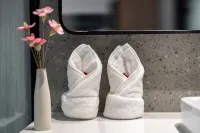 Yiju Hotel (Shantou High-speed Railway Station) - Romantic