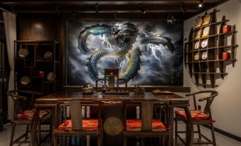 Golden Dragon's Mountain Glow Inn