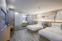 Fenglin Hotel (Zhangjiagang Free Trade Zone Changjiang Middle Road)