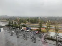 Zhinuo Homestay（Zigong Fangte Dinosaur Kingdom Dinosaur Museum Store） - Mountain View