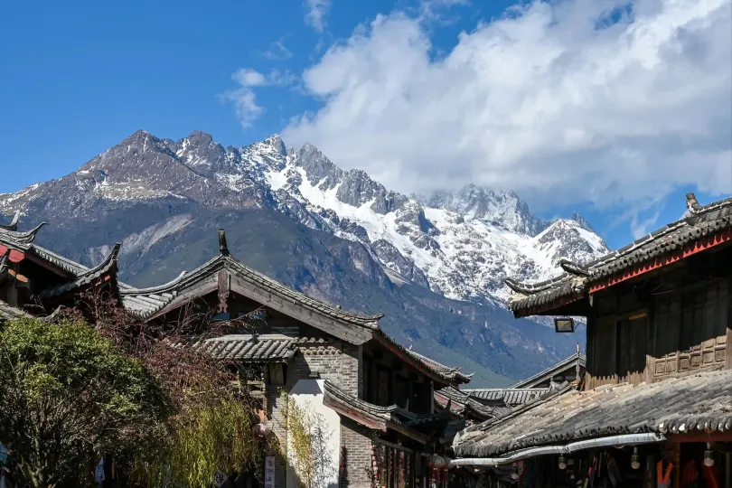 Shunyue Tingting - Sunshine Rizhao Yulong Snow Mountain View Hotel (Shuhe Ancient City Branch)