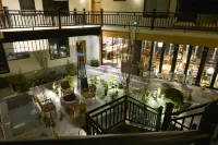 Shangri-la Karma Medun Boutique Guesthouse  ( Shangrila Old Town) Hotels near Yueguang Plaza