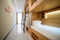 Chongqing|Yijia Youth Hostel (Jiefangbei Pedestrian Street Hongyadong Branch)