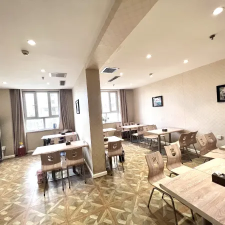 Tianyuan Boutique Hotel (Aksu Railway Station)