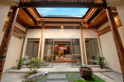 Xinan Hermitage Ancient House Hotel Nvshen Chongsi Memorial Archway 주변 호텔