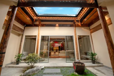 Xinan Hermitage Ancient House Hotel Отели рядом с достопримечательностью «Zheng's Ancestral House of She County»