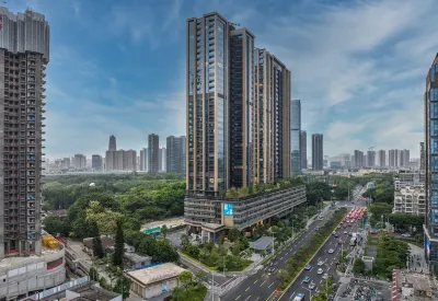 Golden Jade Hotel (Nanshan Zhongshan Park Metro Station) Hotels near Bao'an Station