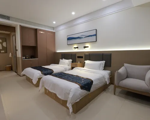 Meiquan Health Hotel (Baoting Yanoda Branch) Hotels in Baoting