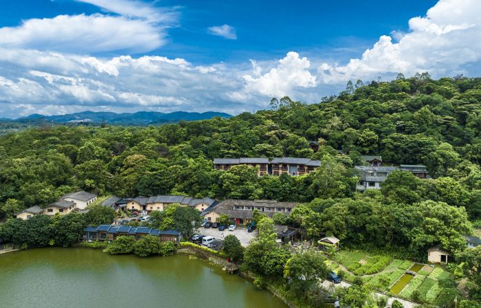 Qingshui Lake Farmhouse