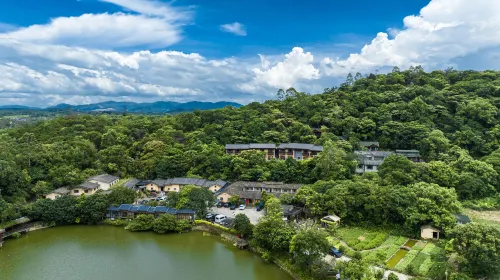 Qingshui Lake Farmhouse