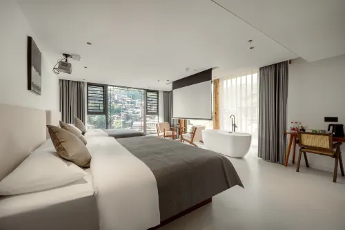 Cloud View Hotel, Xi River Bay, Kowloon