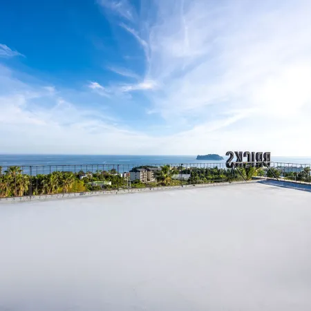 Jeju Bricks Hotel Отели рядом с достопримечательностью «Парк Саммэбон»