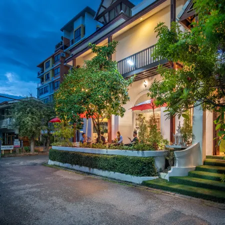 SHIN Hotel Chiangmai Gate Отели рядом с достопримечательностью «Ворота Чиангмая»