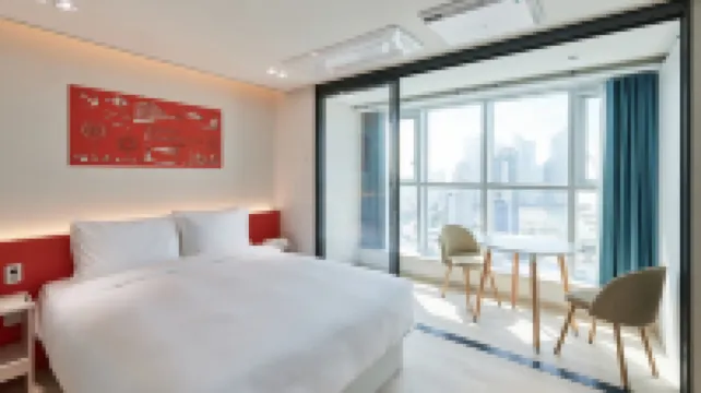 ทราเวลลอดจ์ สวีท บูซาน เซ็นตัม