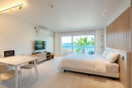 oceanpalade hotel Отели рядом с достопримечательностью «Jeju Five-Day Folk Market»