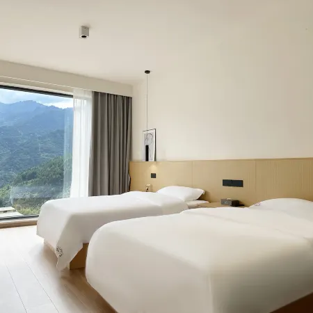 Guanshan Yishu (Wolong Nature Reserve Giant Panda Sanctuary Shenshuping Base)