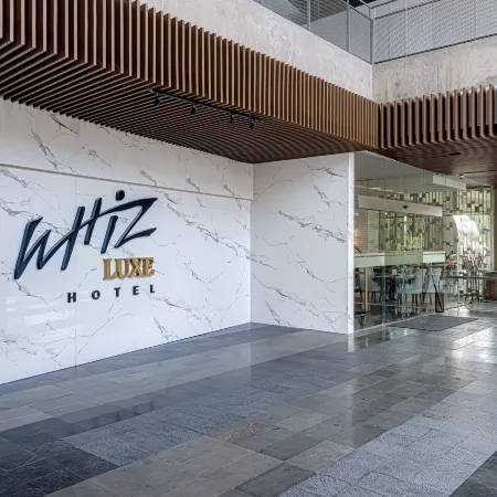 Whiz Luxe Hotel Spazio Surabaya