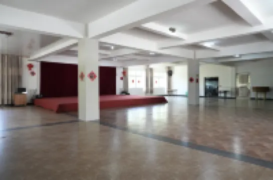 Youping Farmhouse Hotel