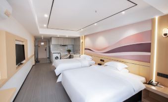 Romantic Manwu Hotel (Hengyang High-speed Railway Station Wuhu Wanda Shop)