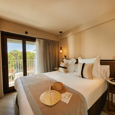 Belle Marivent Mediterranean Petit Hotel Отели рядом с достопримечательностью «Дворец Маривент»