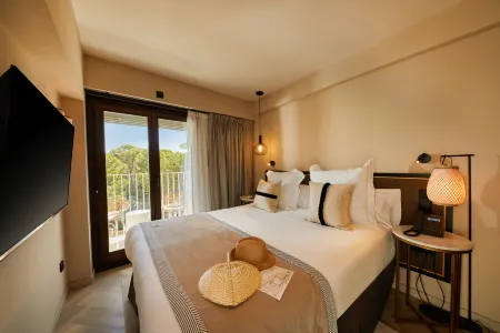 Belle Marivent Mediterranean Petit Hotel