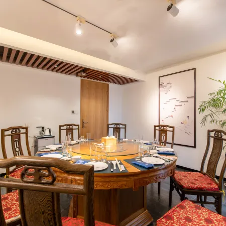 Yiyuan Hotel (Hebi Municipal Government Branch)
